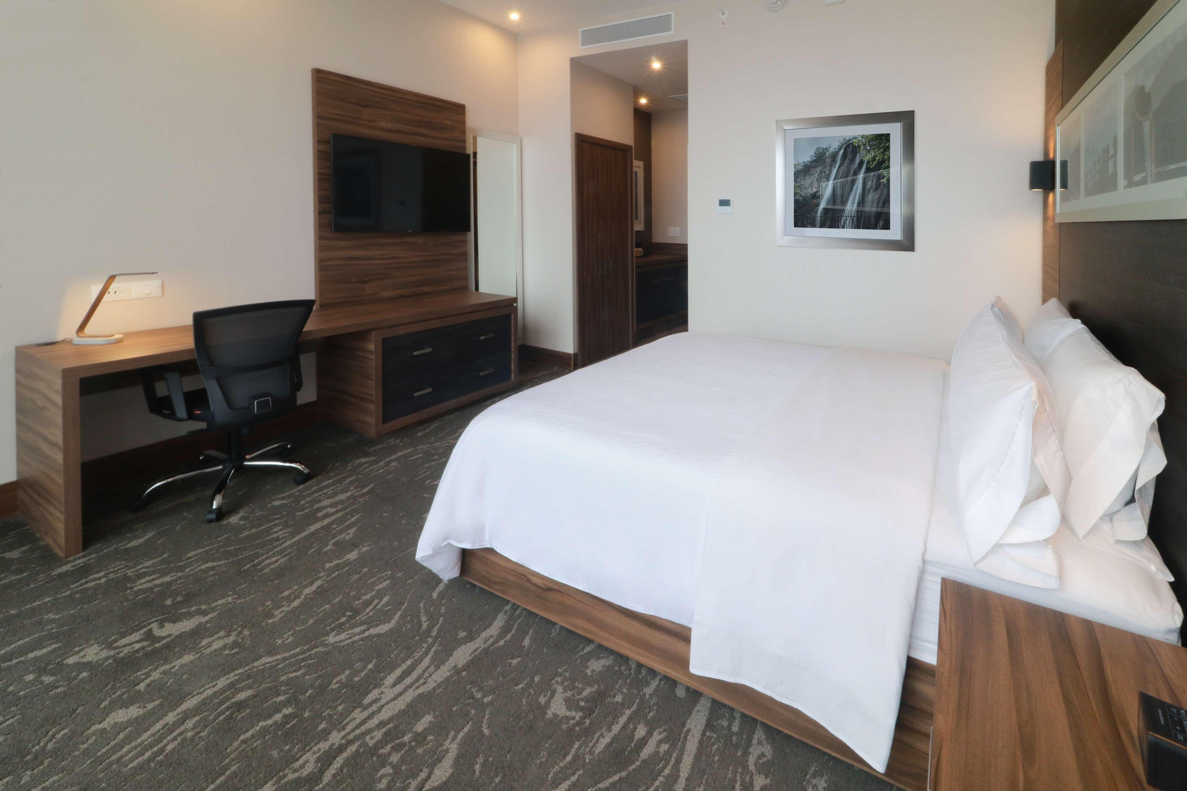 Hilton Garden Inn Monterrey Obispado Экстерьер фото