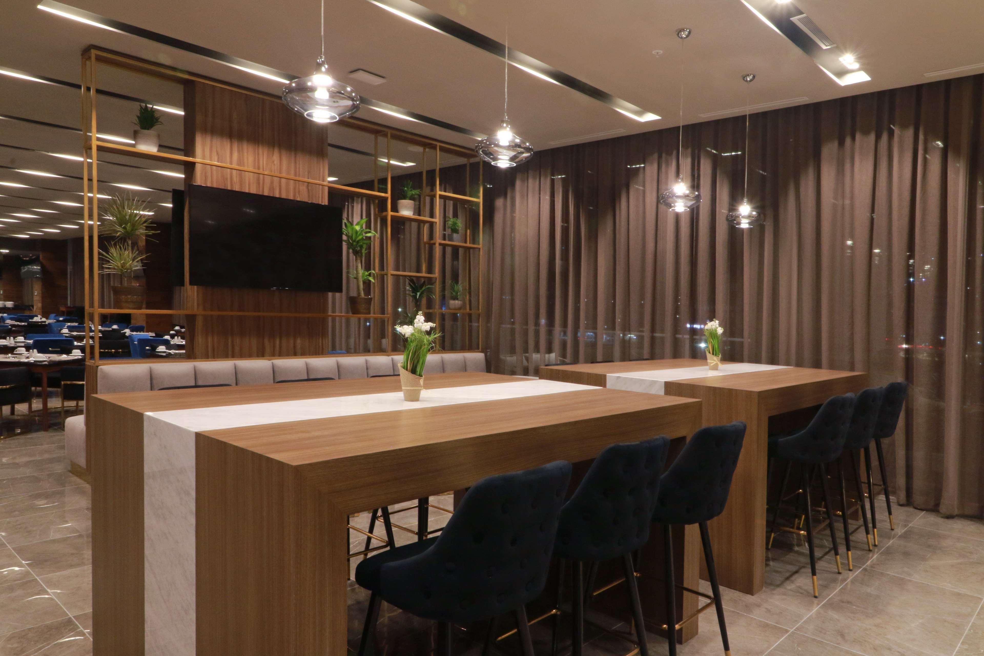 Hilton Garden Inn Monterrey Obispado Экстерьер фото