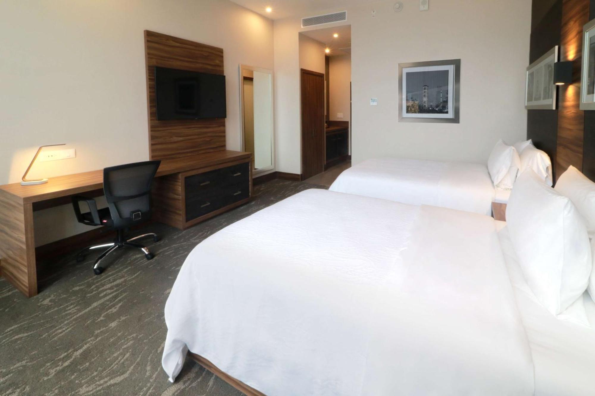 Hilton Garden Inn Monterrey Obispado Экстерьер фото